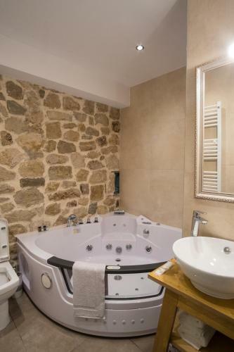 Hostal Arhontiko Vourloka