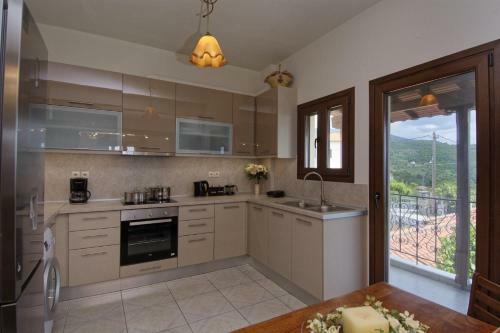 Iatrou House- Villa With Incredible View