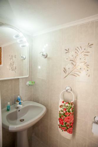 Fernanda's Traditional 2 Floor House