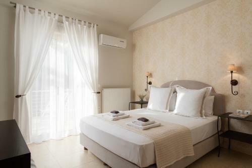 Villa Levantes Home, Design & Style Retreat!