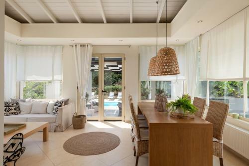 Villa Levantes Home, Design & Style Retreat!