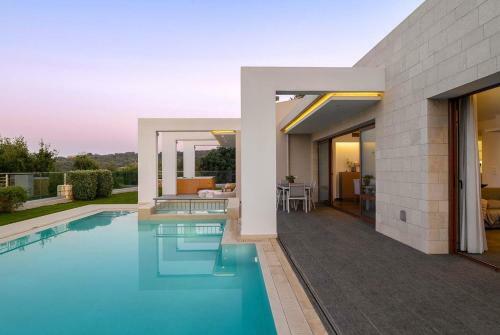 White Oak Tree Villa