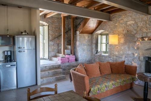 Modern 2bdr Stone Tower, Majestic View In Mani