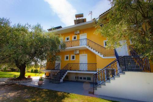 Hostal Eleonas Apartments
