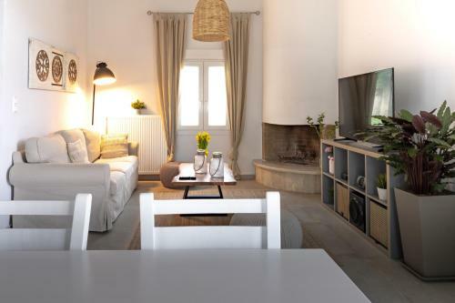 Chic & Spacious House In Rodia Heraklion