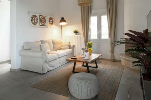Chic & Spacious House In Rodia Heraklion