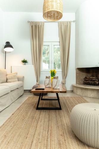 Chic & Spacious House In Rodia Heraklion