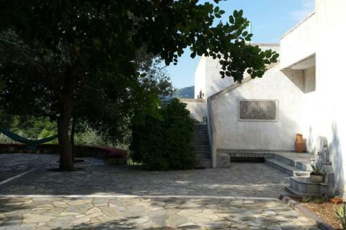 Secluded House With Great View And Private Beach