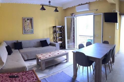 Cute And Comfortable Apartment Nefeli
