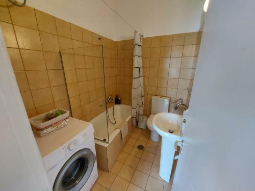 Cozy Center Apartment - Preveza