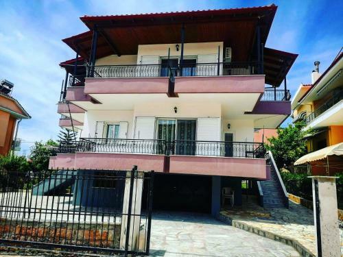 Nikos Psathaki Apartment 3