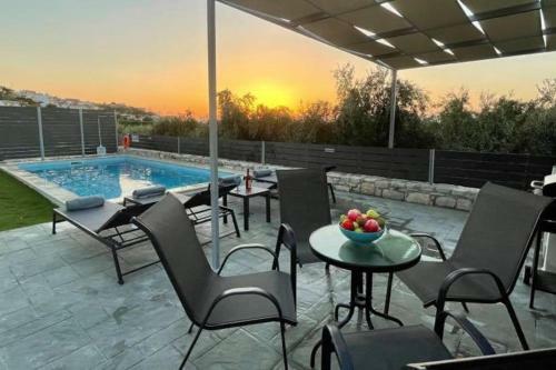 Villa Sheila With Private Pool