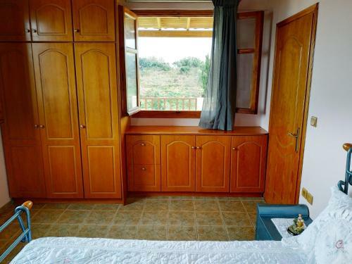 Goldy's Naturale Traditional Home
