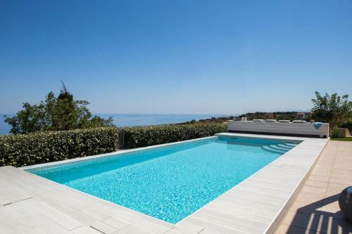 Effies Cozy Villa-spectacular View And Playground
