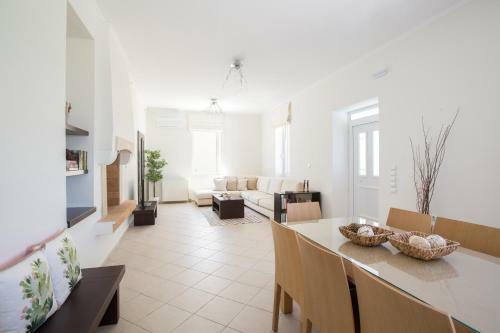 Effies Cozy Villa-spectacular View And Playground