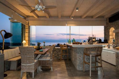 Villa Porto Cheli Panoramic Seaview Poolside Resort