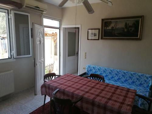 Villa Welcome In Salamina