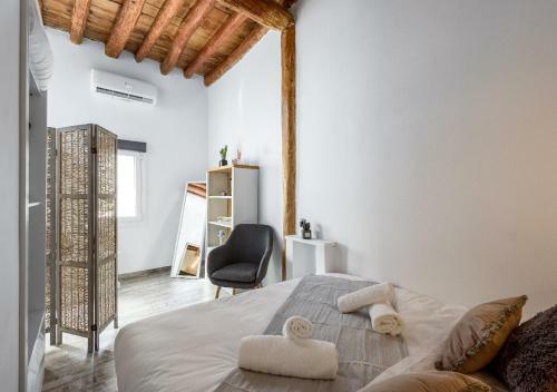 Lotza Traditional House Salakos