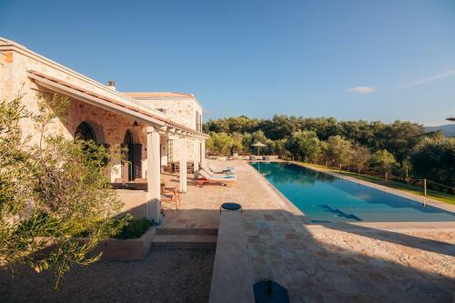 Eclectic And Secluded Estate, Villa Aegis