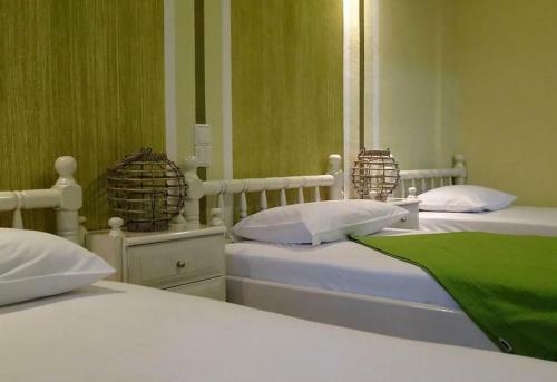 Hostal Alexis Garden