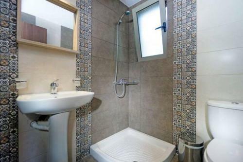 Red Roses Villa In Litsarda Chania