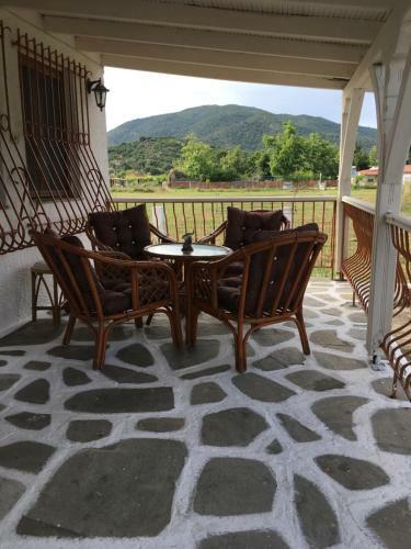 Andronikis House