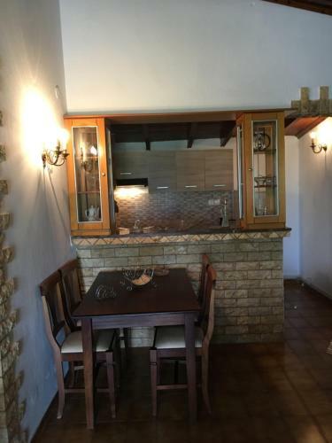 Andronikis House