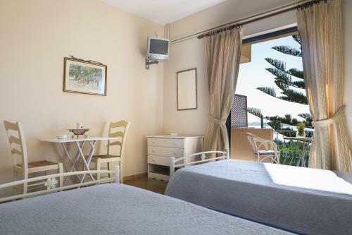Panorama Fanari Studios And Apartments
