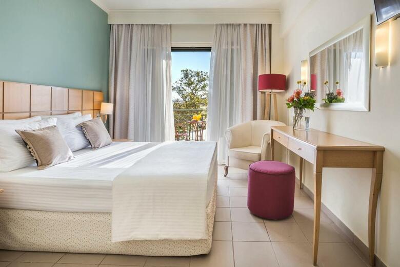 Ionian Plaza Hotel