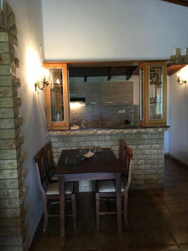 Andronikis House