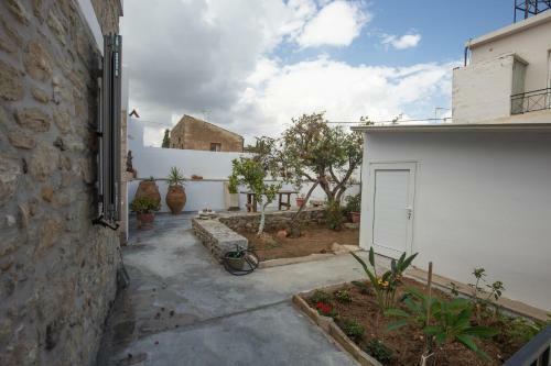 Iliopetra Studio