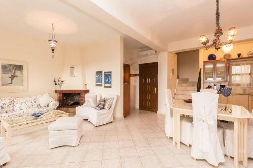 Luxury 2-floor Villa!!