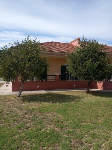 Spiros Apartments