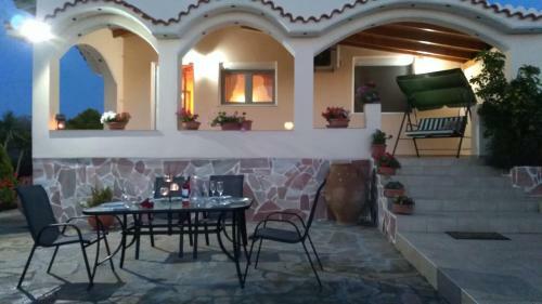 Villa Anna's Family House