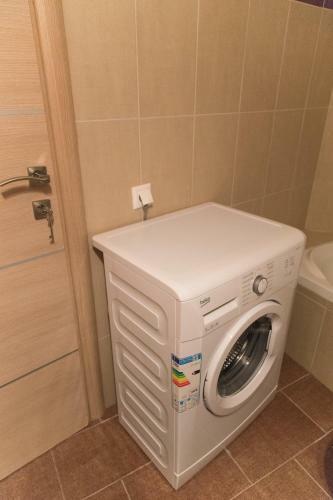 Modern Apartment - 5min Walk To Beach - AC - Wifi