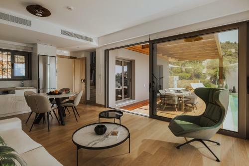 Luxury Villa Almi