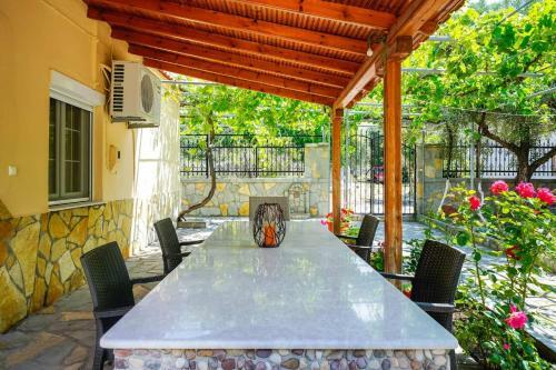 Holiday House Skala Kallirachi