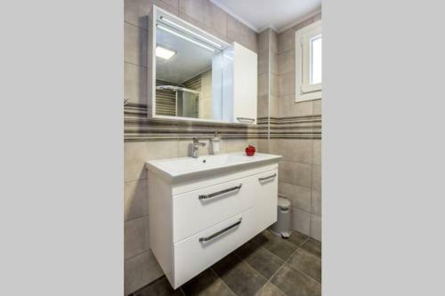 Isalos Apartment