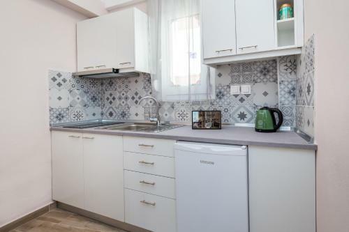 Doukas Apartments
