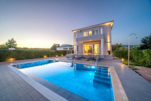 Artemon New Luxury Villa