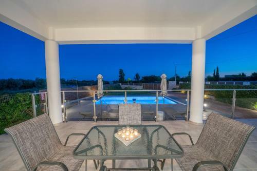 Artemon New Luxury Villa