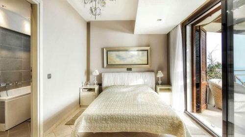 Fivestars Luxury Pool Villa, Elani