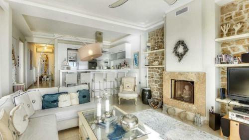 Fivestars Luxury Pool Villa, Elani