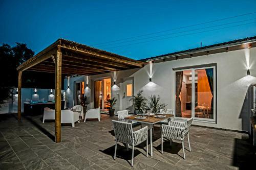 Jacuzzi Deluxe Villa