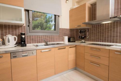 Louloudis Pool Villa