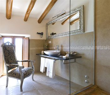 Hotel Cases Noves
