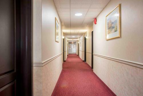 Hotel Ramada Limited 100 Mile House - Standard Cb