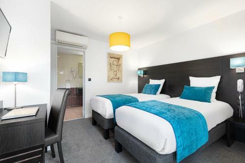 Hotel H�tel Les Pierres Dor�es