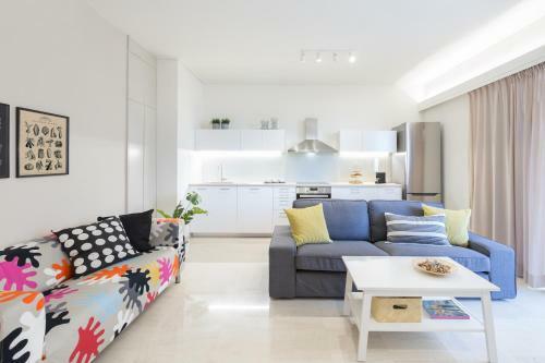Effie's Cozy Beach Front Apartment