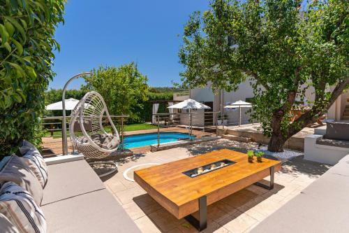 Villa Ellovos With Private Pool